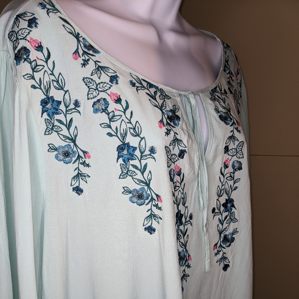 Lane Bryant Blouse with Embroidered Floral Vines - Picture 3 of 8